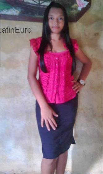 Date this attractive Venezuela girl Genesis from Coro VE2637