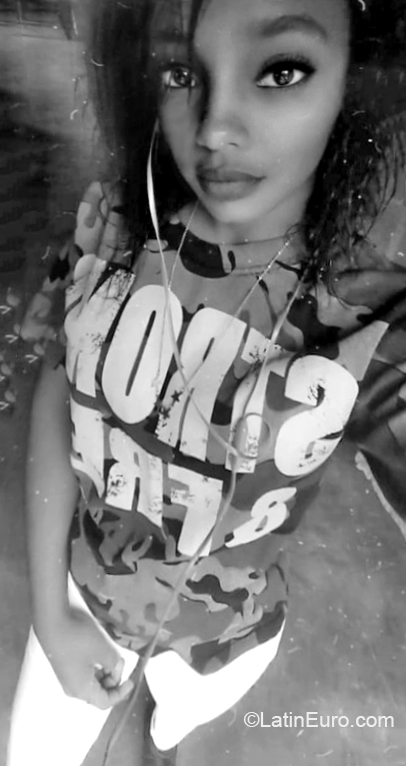 Date this nice looking Dominican Republic girl Marisol from Samana DO35789