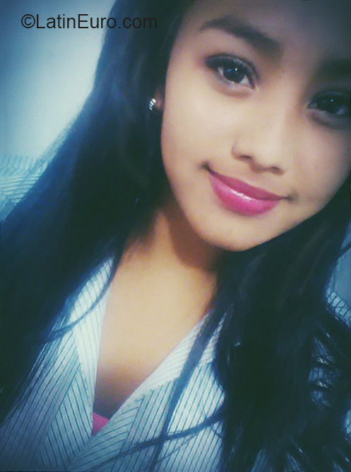 Date this sultry Colombia girl Jennifer from Monteria CO25947