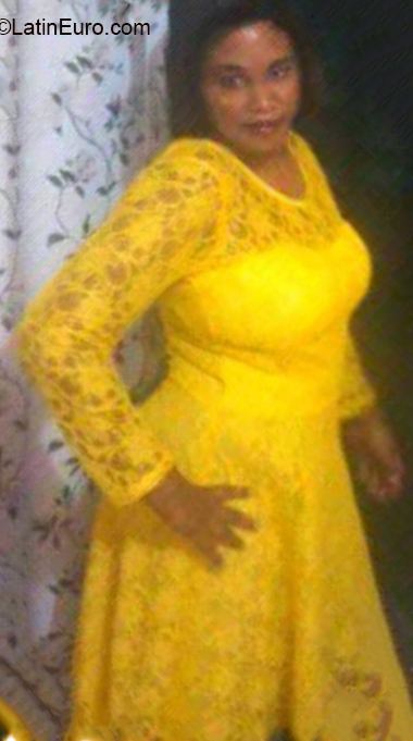 Date this charming Brazil girl Fernanda from Sao Paulo BR10914
