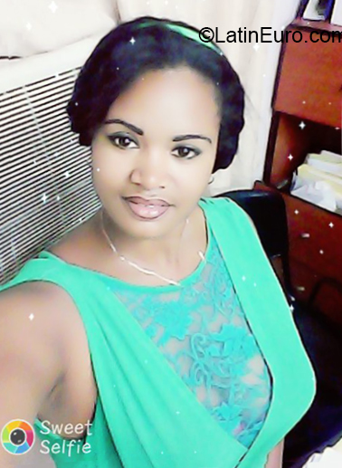 Date this fun Cuba girl Zoe from Havana CU578