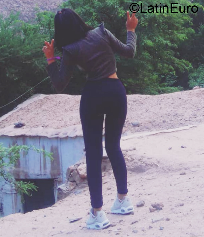 Date this charming Argentina girl Romina from Salta AR231