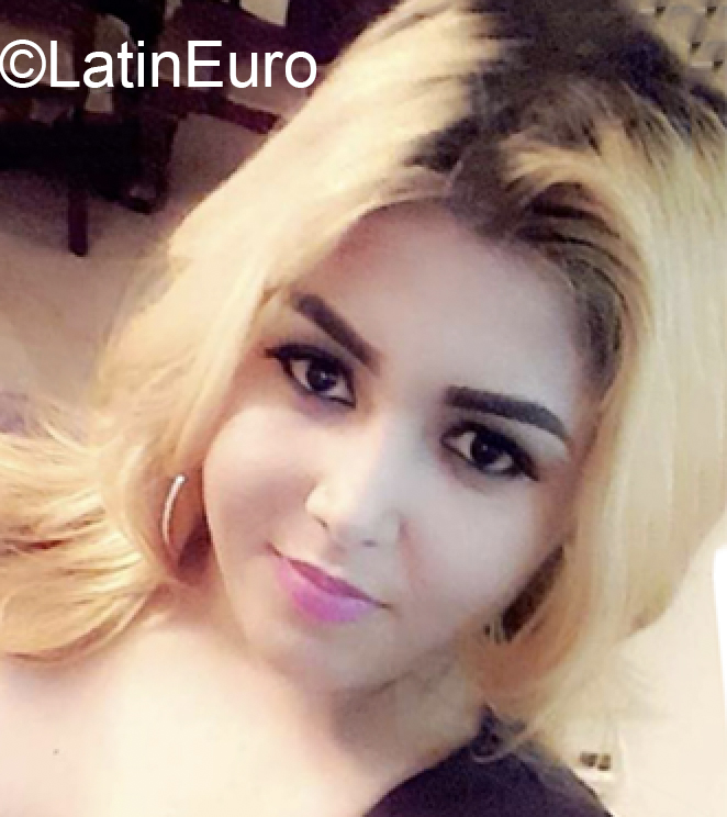 Date this foxy Dominican Republic girl Lady from Santiago De Los Caballeros DO35933