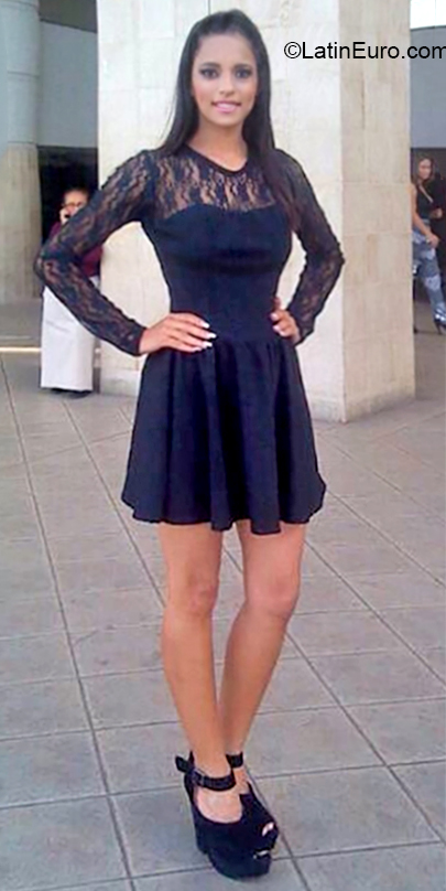 Date this beautiful Colombia girl Genesis from Bogota CO26006