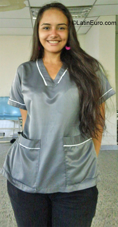 Date this pretty Venezuela girl Nicar from San Fernando VE2694