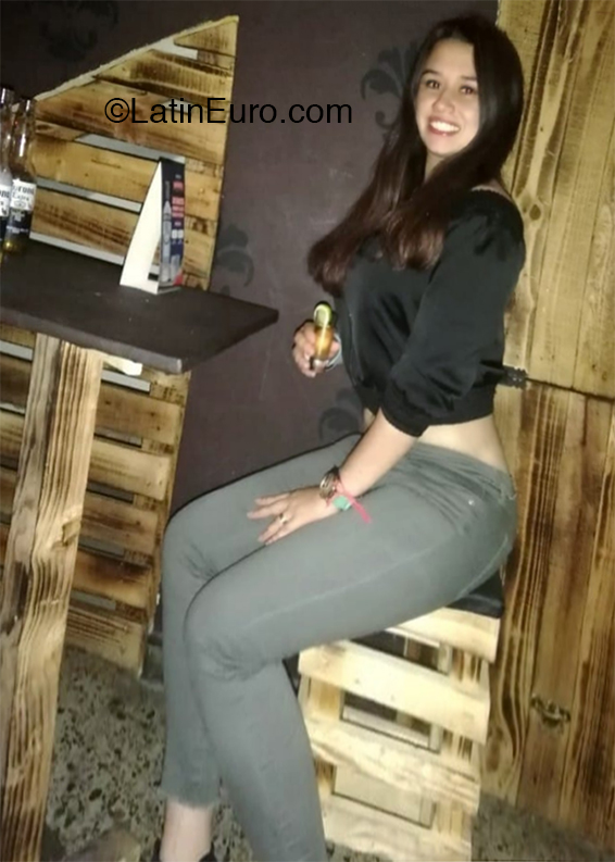 Date this georgeous Colombia girl Sleny from Bogota CO26067