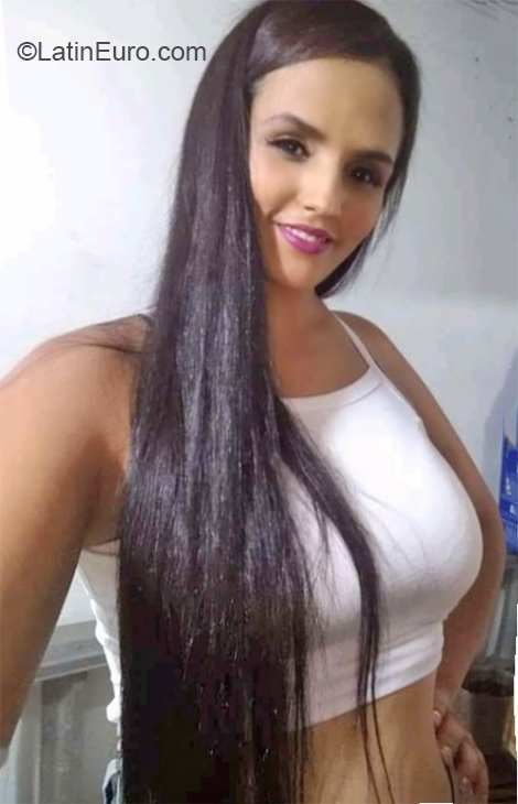 Date this voluptuous Colombia girl Evelyn from Medellin CO26078