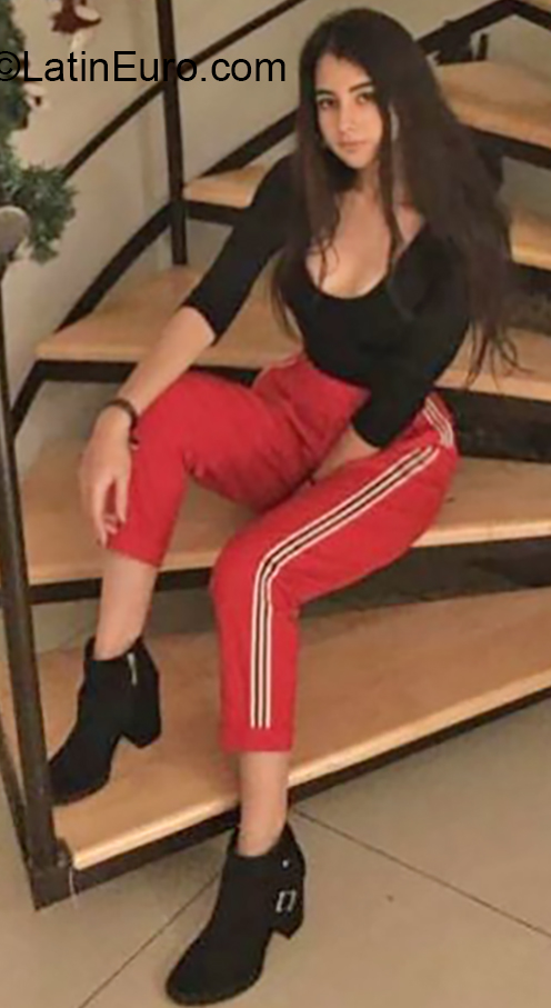 Date this passionate Venezuela girl Yuseli from Bolívar VE2712