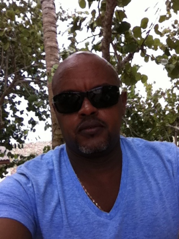 Date this cute Canada man T from Toronto CA816