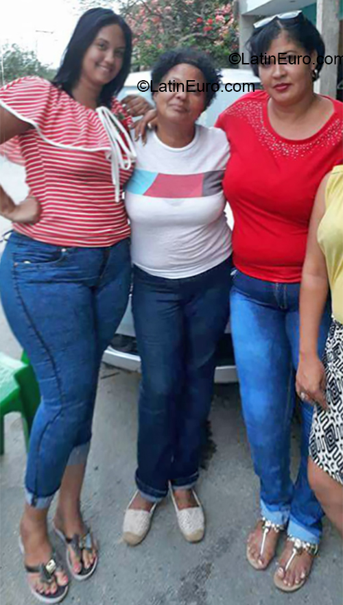 Date this charming Dominican Republic girl Venerin from Santo Domingo DO36134