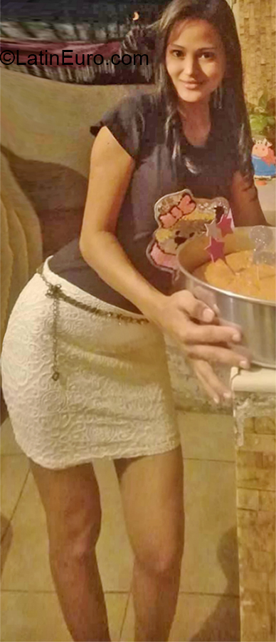 Date this cute Venezuela girl Carolina from Ciudad Guayana VE2733