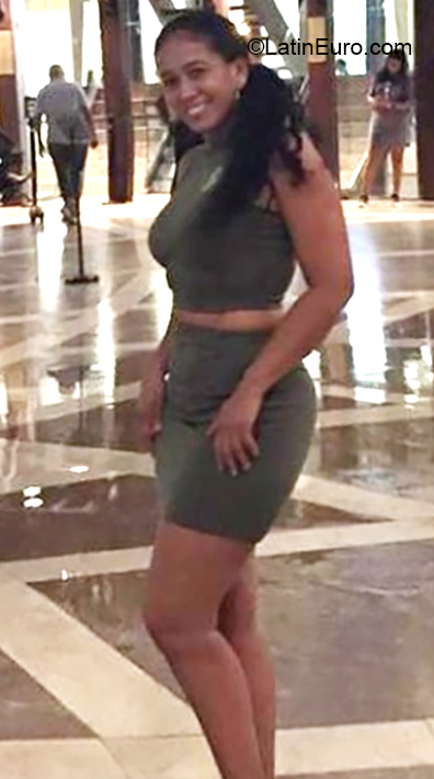 Date this athletic Colombia girl Verlis from Cartagena CO26139