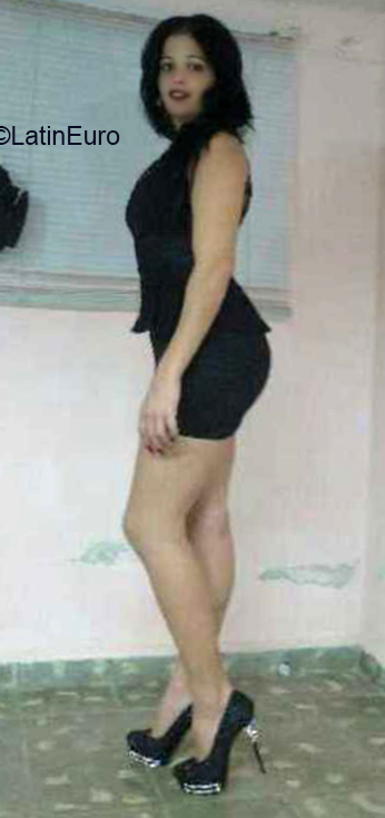 Date this good-looking Cuba girl Yuliet quignon from Havana CU611