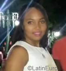 Date this nice looking Dominican Republic girl Alejandra from San pedro de macoris DO36290