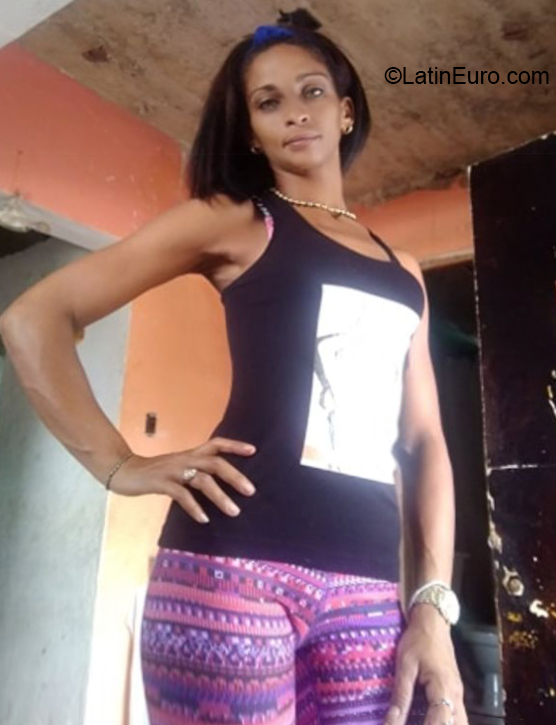 Date this good-looking Cuba girl Olga from Ciudad Habana CU617