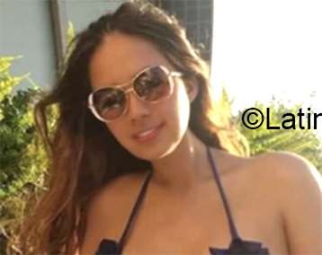 Date this good-looking United States girl Paola from new york US21278