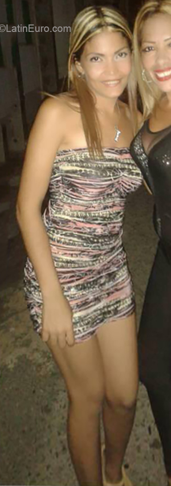 Date this georgeous Venezuela girl Ivana from Maracaibo VE2751