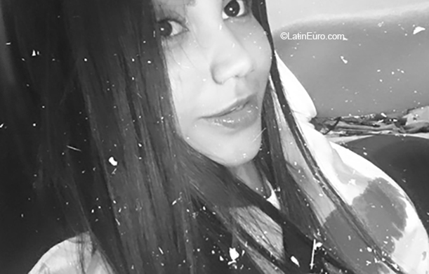 Date this pretty Colombia girl Katerine from Bogota CO26193