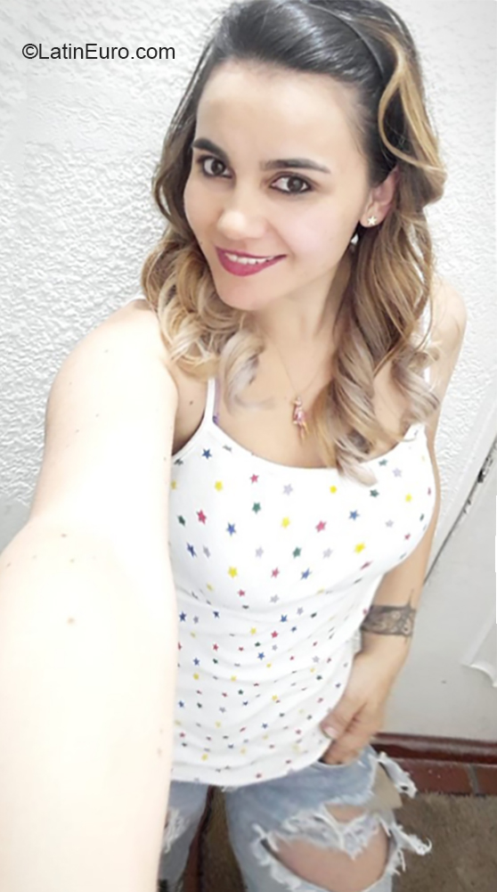 Date this stunning Colombia girl Milena from Bogota CO26213