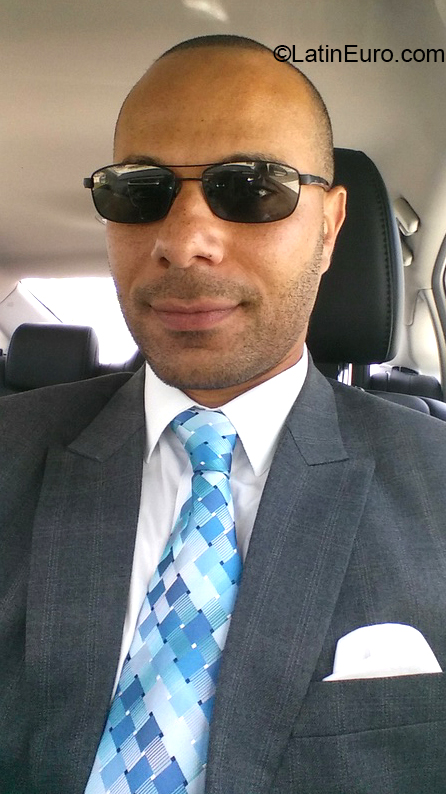 Date this cute United States man Sam from Santa Barbara US20418
