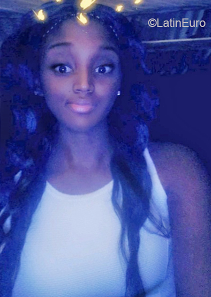 Date this charming Jamaica girl Shenieka from Ocho Rios JM2631