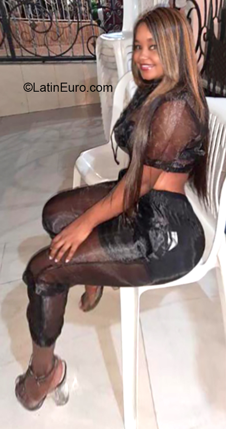 Date this georgeous Colombia girl Kimberley from Cali CO26221