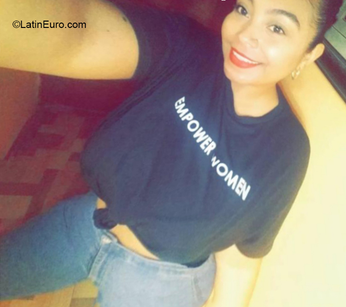 Date this happy Colombia girl Barbara from Baranquilla CO26227
