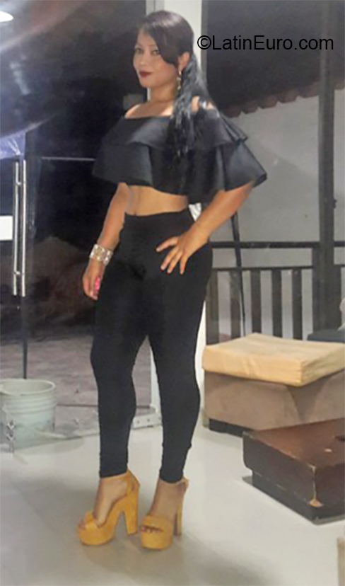 Date this athletic Colombia girl Yuni from Riosucio CO26242