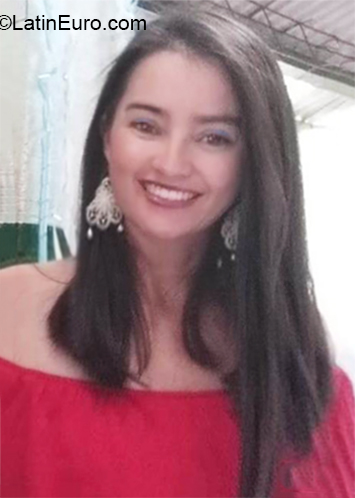 Date this delightful Colombia girl Daniela from Pitalito CO26672
