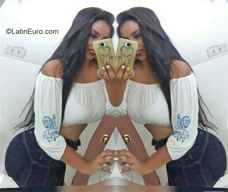 Date this stunning Peru girl Daniela from Araquipa PE1455
