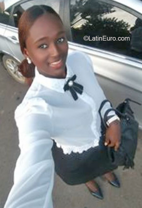 Date this funny Dominican Republic girl Andresi from Santo Domingo DO38693
