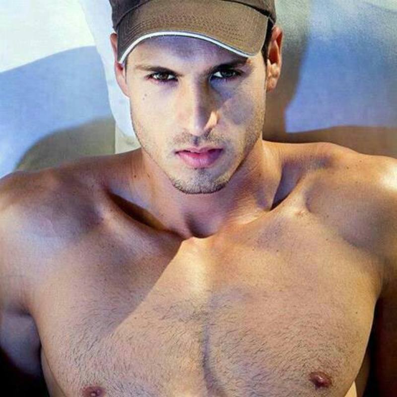 Date this exotic Colombia man Sebas from Medellin CO29549
