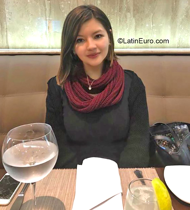 Date this pretty Ecuador girl Diana from Quito EC394