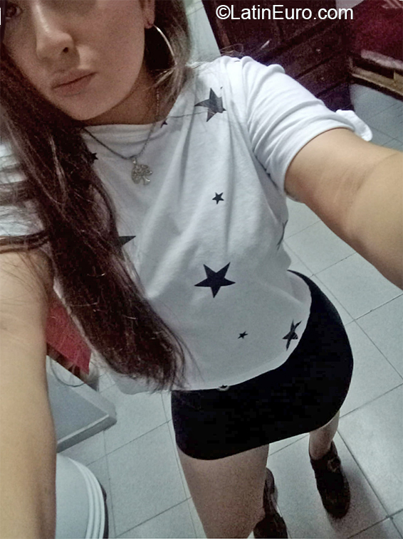 Date this happy Argentina girl Mia Lucia from Buenos Aires AR280