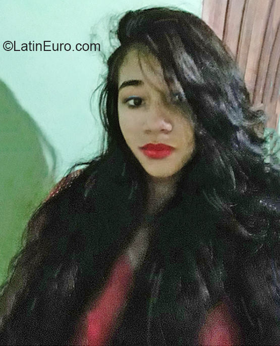Date this pretty Brazil girl Tatiane from Paragominas BR10979