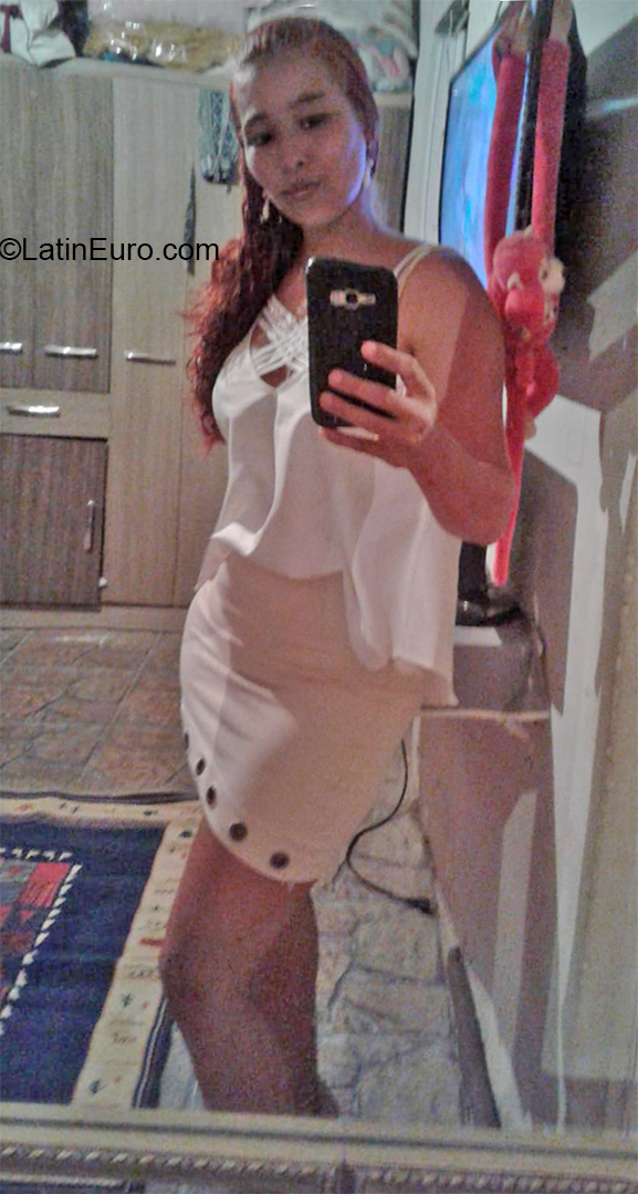 Date this voluptuous Brazil girl Rayane from Rio de Janeiro BR10988