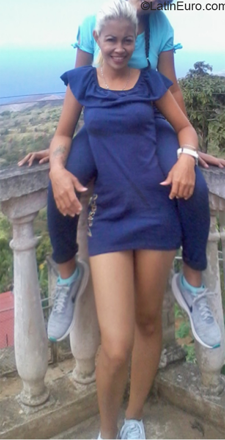 Date this georgeous Venezuela girl Fraimar from Caracas VE2854