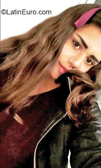 Date this georgeous Mexico girl Paulina from Celaya MX1738