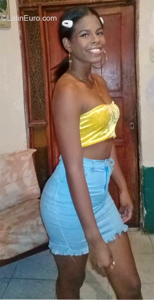 Date this attractive Venezuela girl Ixhel from Barquisimeto VE2868