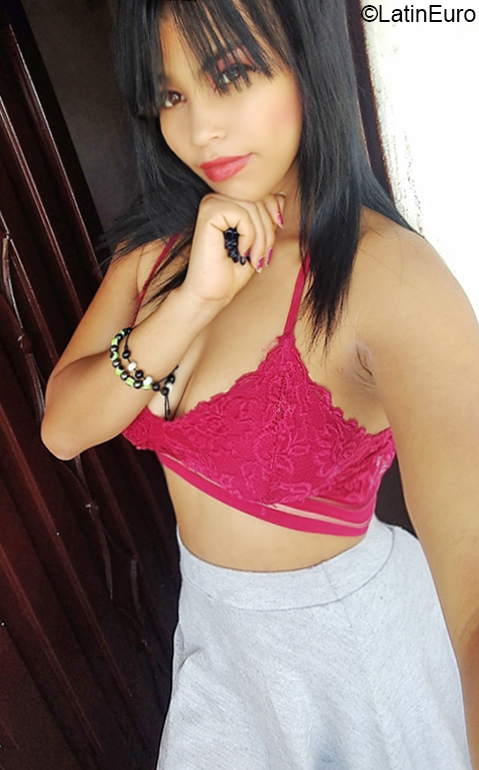 Date this charming Colombia girl Jackeline from Medellin CO26494