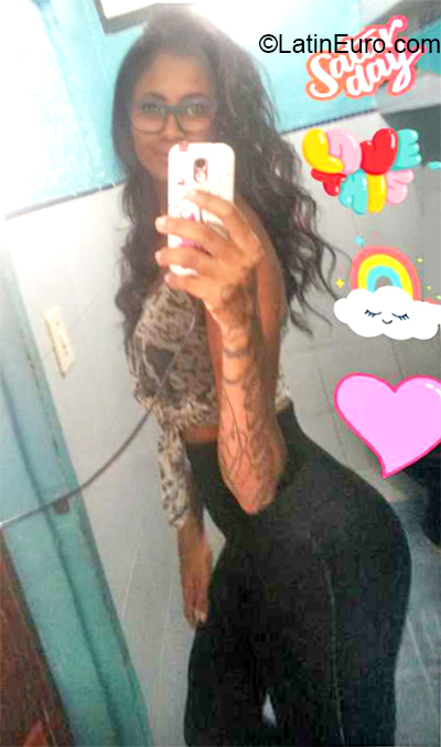 Date this attractive Venezuela girl Cynthia from Caracas VE2877