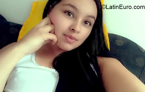 Date this lovely Colombia girl Ana Maria from Bogota CO26520