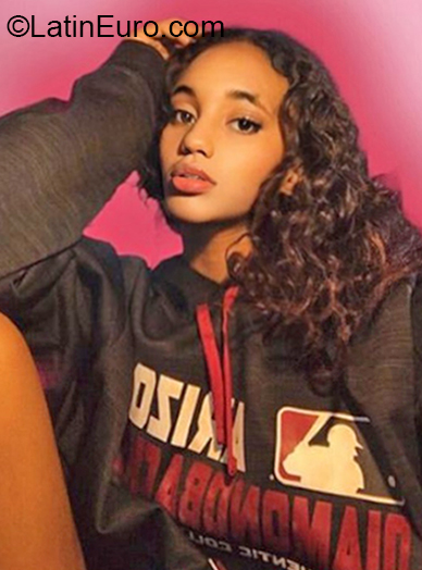 Date this tall Dominican Republic girl Karla from La Romana DO37060