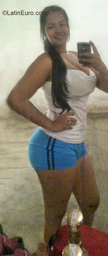 Date this gorgeous Venezuela girl Krismar from Barinas VE3035