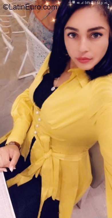 Date this lovely Dominican Republic girl Yessica from Santo Domingo DO37127