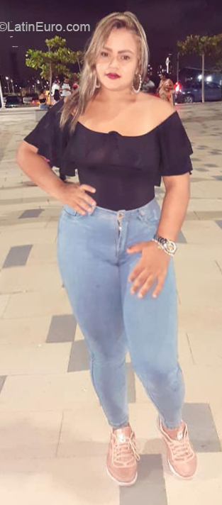 Date this pretty Colombia girl Vane from Barranquilla CO26621