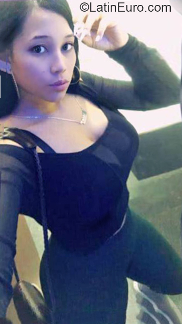Date this young Dominican Republic girl Joanna from La Vega DO37177