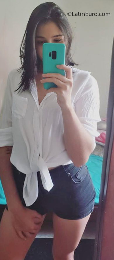 Date this good-looking Colombia girl Linda from Armenia CO26658