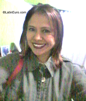 Date this sensual Venezuela girl Catherine from Caracas VE2962