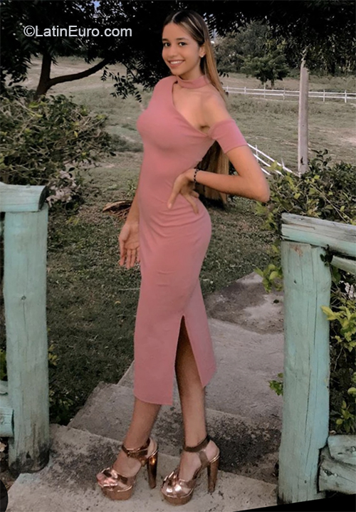 Date this georgeous Dominican Republic girl Eli from Santiago DO39157